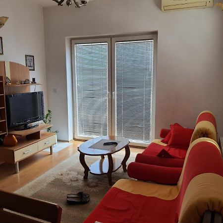 Zogu Apartments - City View 普里什蒂纳 外观 照片