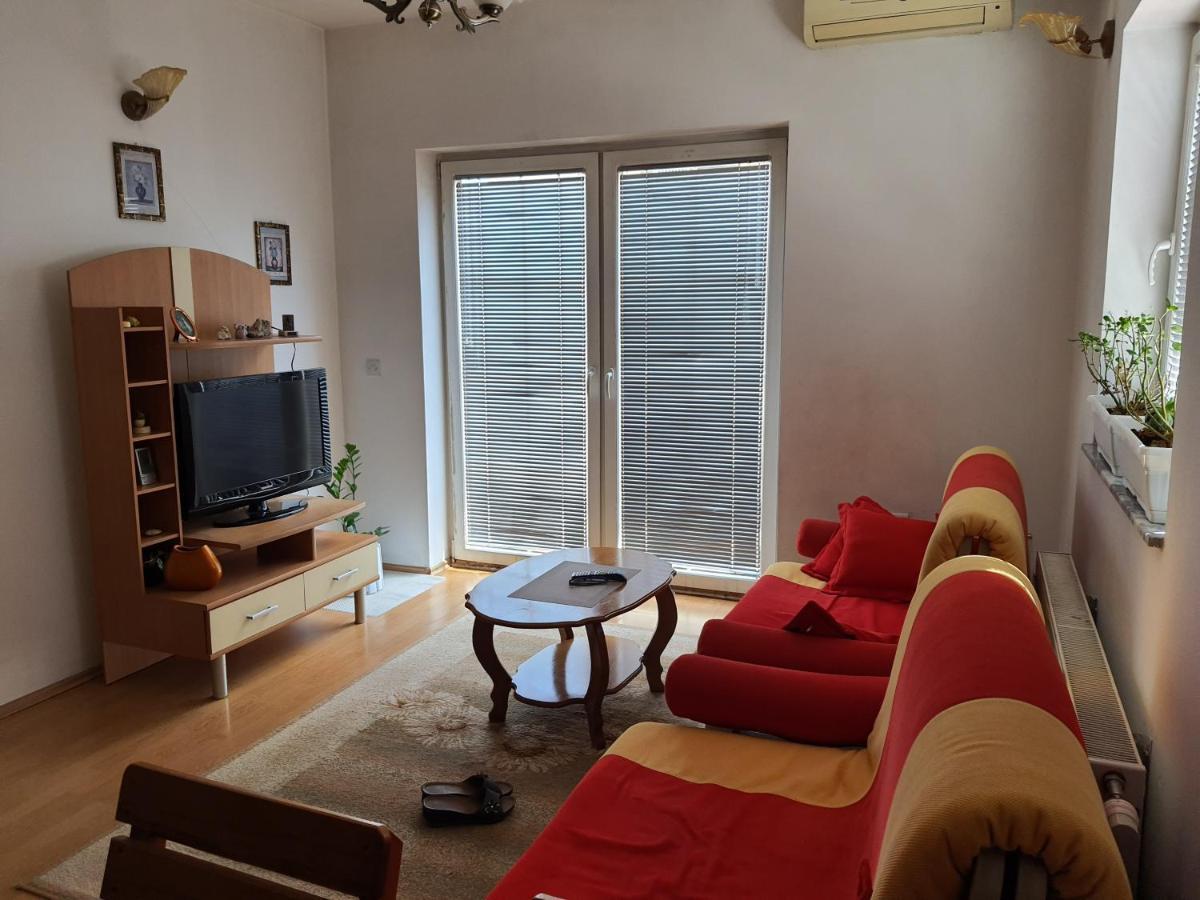 Zogu Apartments - City View 普里什蒂纳 外观 照片